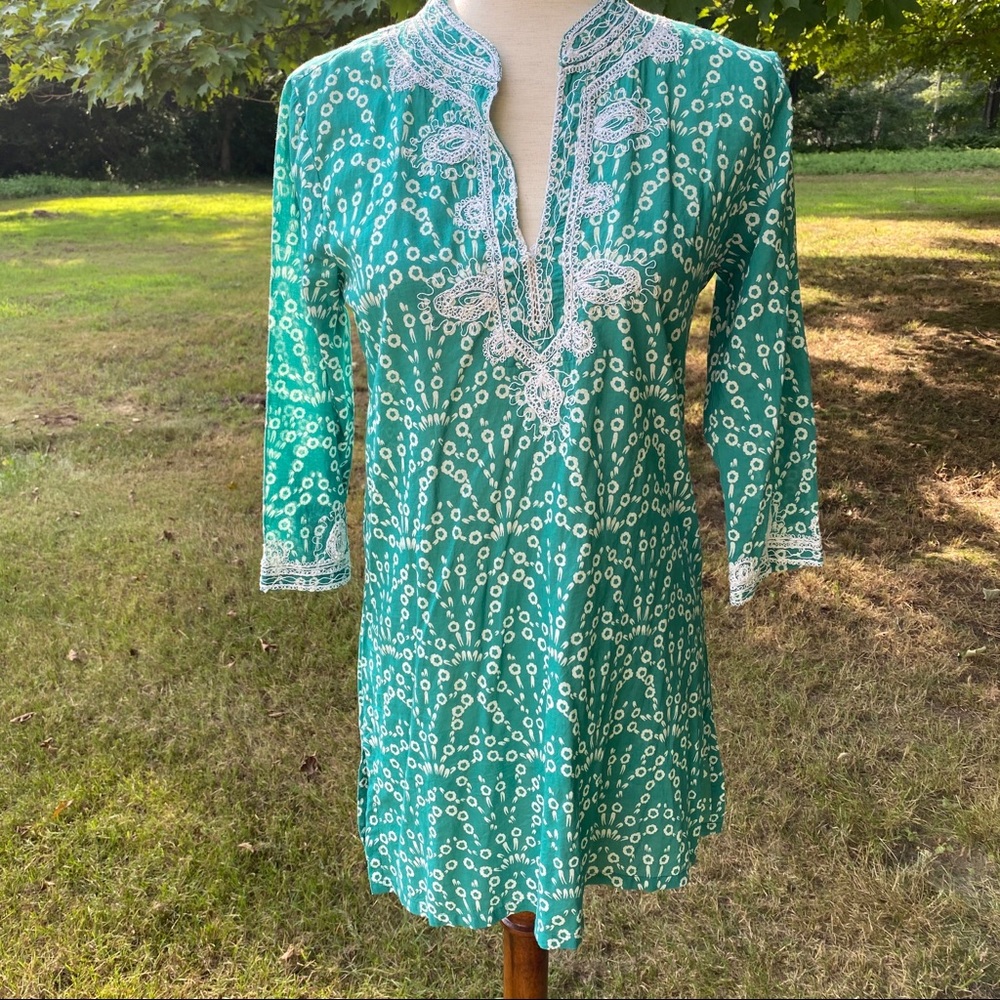 ROBERTA ROLLER RABBIT TOP TUNIC GREEN WHITE 3/4 SLEEVE Y NECK Size SMALL